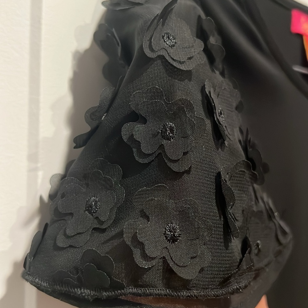 Catherine Malandrino blouse with georgette petal floral cuffed shoulder.